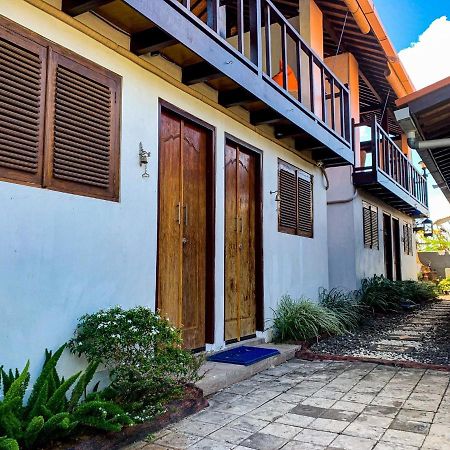 Capung Guesthouse Jimbaran  Bagian luar foto