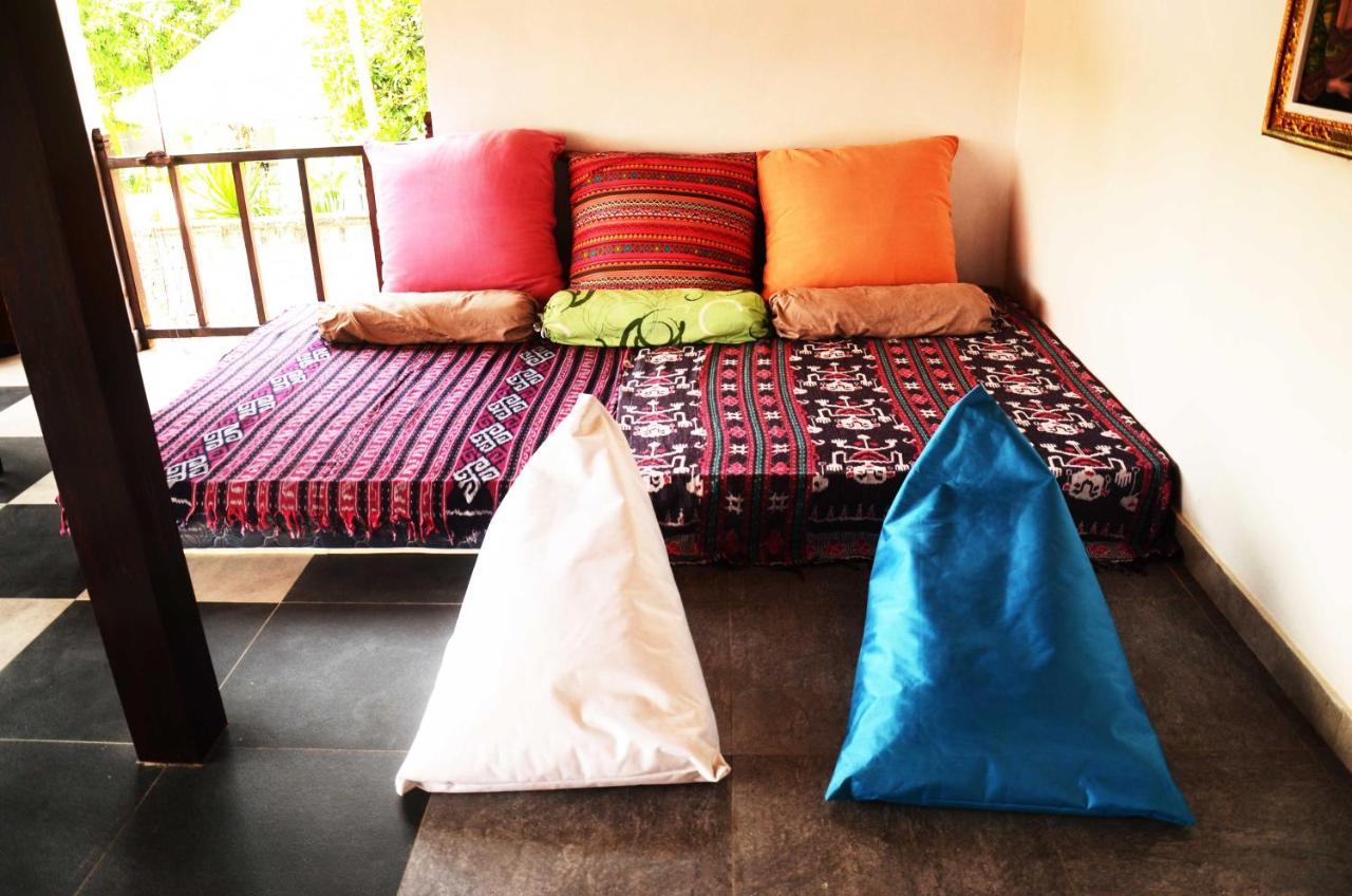 Capung Guesthouse Jimbaran  Bagian luar foto