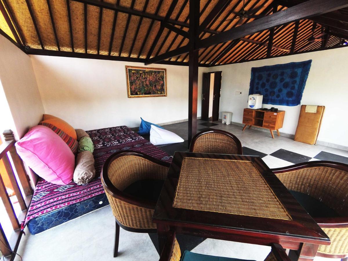 Capung Guesthouse Jimbaran  Bagian luar foto